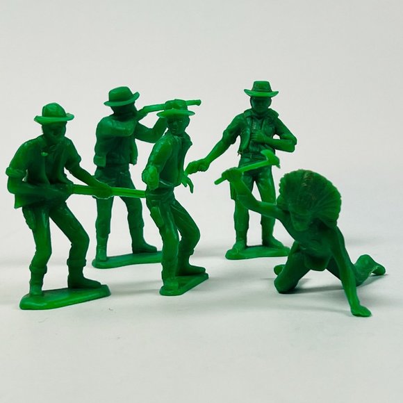 Vintage 13 Toys Plastic Cowboys & Indians  2.5"-3" Figures Red, Green & Yellow - Picture 3 of 8